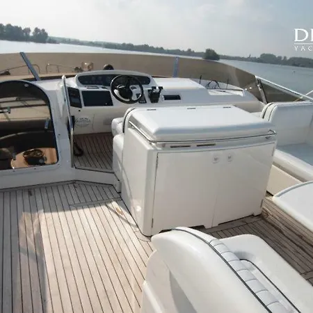 Habiba Luxury Motor Yacht Botel Ta Xbiex